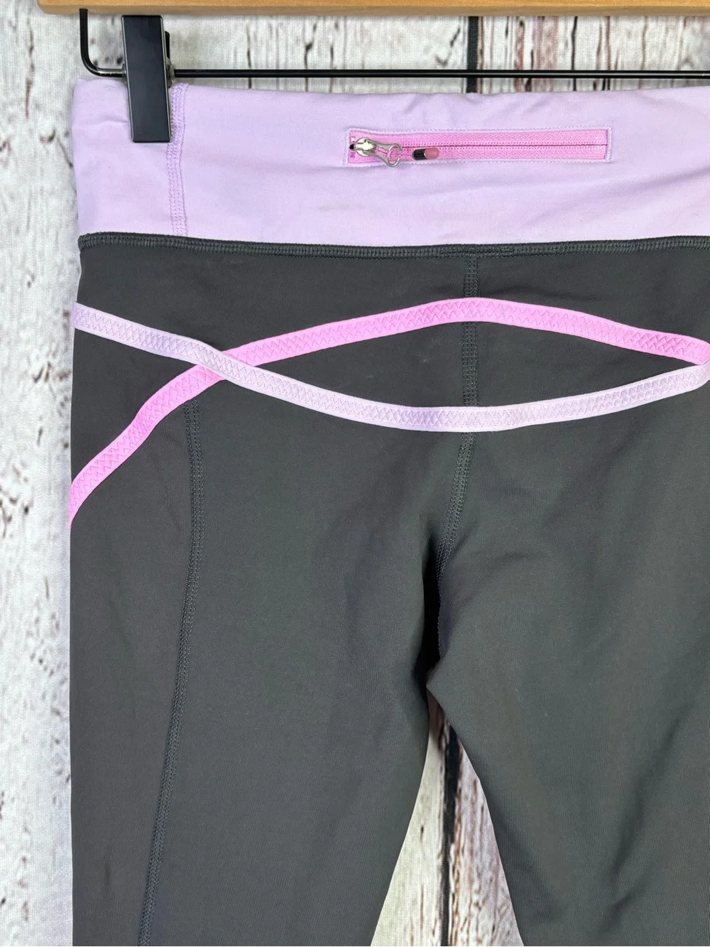 🍋Lululemon Run: Pace Crop Soot/Pretty Purple Size 4 Low Rise Run Tight Fit *Mark
